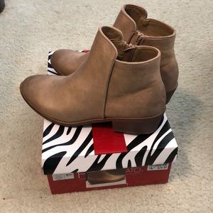 Natural Hot Tomato Booties